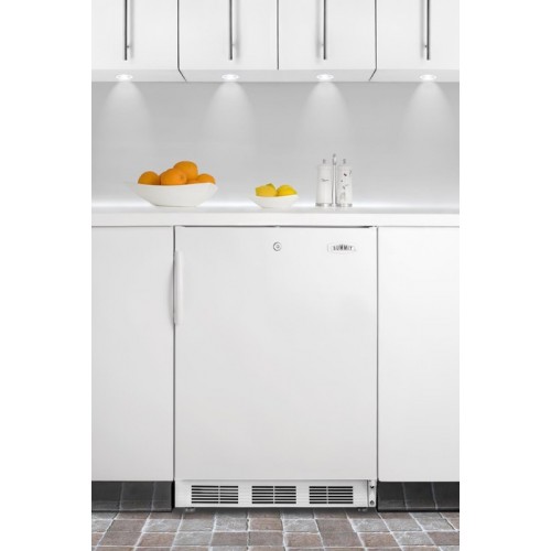CT66JBIADA Series ADA compliant refrigerator-freezers for built-in use, with cycle defrost and deluxe storage interiors